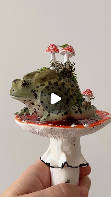 Elena | animal figurines | nature art on Instagram: "🐸🍄Mushroom toad/frog pre-order now available on my website🌲  You can choose any color, we will discuss the type of mushrooms (suddenly you want chanterelle or others?).   🍄You can also get free international shipping if you buy not via the website but via DM Instagram (payment only via paypal)" Type Of Mushrooms, Toad Frog, Mushroom Frog, Clay Inspiration, Diy Clay Crafts, Pottery Ideas, Hand Painting Art, Animal Figurines, Diy Clay