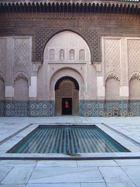 Marrakech architecture Brick Studio, Architecture Courtyard, E Liquid, Islamic Architecture, Saint Tropez, Amazing Architecture, Architecture Building, Casablanca, Art And Architecture