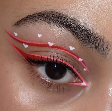 Valentines Day Eye Makeup, Eyeliner Graphic, Day Eye Makeup, Cute Eye Makeup, Graphic Makeup, Valentines Day Makeup, Graphic Eyeliner, Eye Makeup Pictures, Valentines Makeup