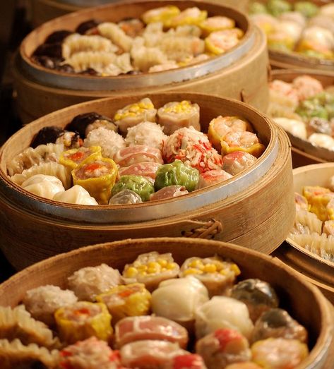 Various Chinese Dim Sum (Yum Cha) Food. Chinese Dim Sum, Dim Sum Dumplings, Yum Cha, Dim Sum Recipes, Recipes From Heaven, Asian Cooking, Dim Sum, Chinese Food, Food Food