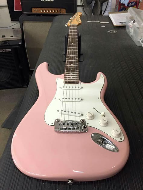 Acoustic Guitar Photography, Pink Guitar, Light Blue Hair, Electric Guitar Design, Guitar Obsession, Cool Electric Guitars, Concert Stage, Fender Guitar, Shell Pink