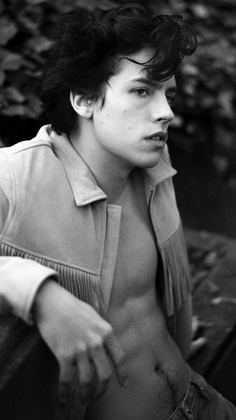 Riverdale Tumblr, Cole Sprouse Wallpaper Iphone, Riverdale Wallpapers, Cole Sprouse Lockscreen, Cole Sprouse Shirtless, Cole Sprouse Aesthetic, Cole Sprouse Hot, Cole Sprouse Funny, Cole Sprouse Wallpaper