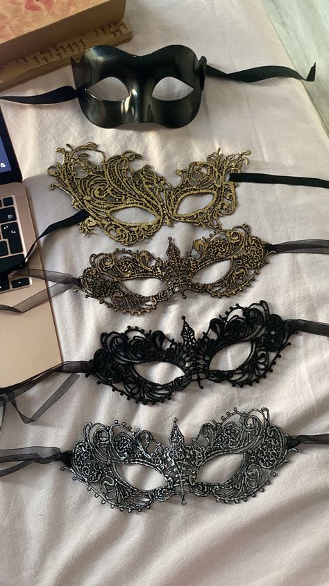 masquerade mask
mask
masquerade ball
masquerade ball aesthetic 
sweet 16
sweet 16 inspo 
sweet 16 masquerade ball Mascarade Ball, Gossip Girl Party, Mascarade Party, 17. Geburtstag, Masquerade Prom, Masquerade Outfit, Masquerade Ball Party, Masquerade Theme, Prom Themes