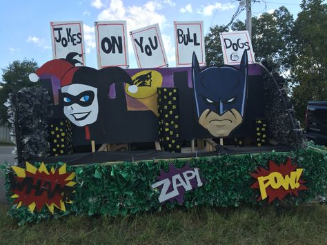 Batman Float Parade, Batman Homecoming Float, Movie Themed Homecoming Float, Superhero Homecoming Theme, Superhero Parade Float Ideas, Superhero Float Parade, Homecoming Float Themes, Homecoming Parade Float Ideas Theme, Hoco Float Ideas