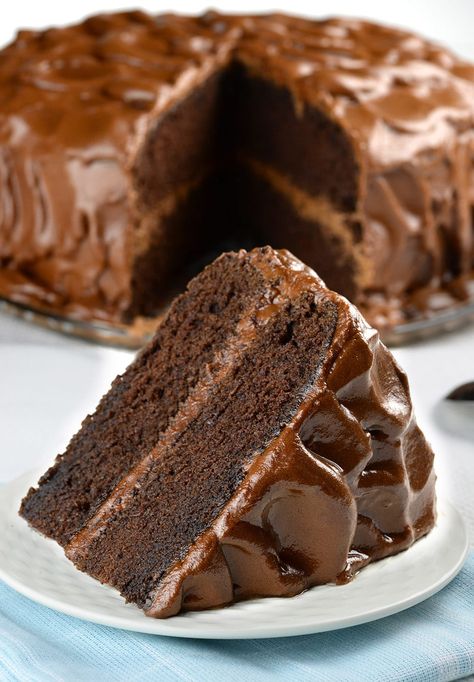 Mayonnaise Cake Recipe, Old Fashioned Chocolate Cake, Red Birthday Cakes, Mayonnaise Cake, Chocolate Mayonnaise Cake, Chocolate Fashion, Decadent Chocolate Cake, Rich Chocolate Cake, Decadent Cakes