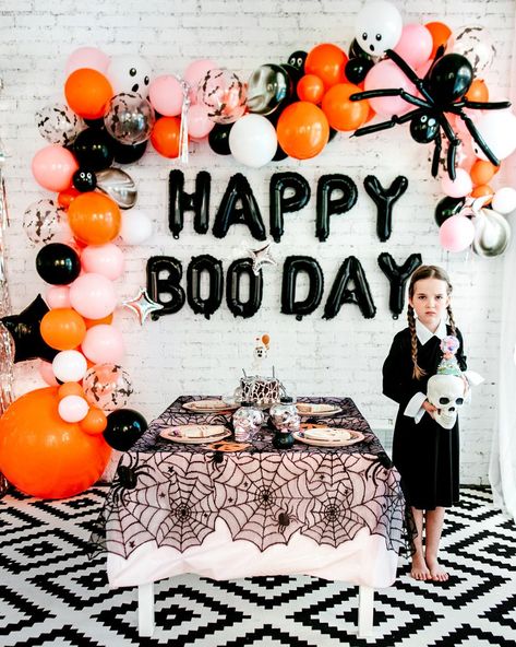 Boo Day Party, Happy Boo Day, October Birthday Parties, Halloween Bday Party, Halloween Theme Birthday, Wednesday Birthday, Halloween Birthday Party Decorations, Wednesday Party, Halloween First Birthday