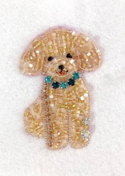 Golden Doodle Embroidery, Artsy Boy, Glass Bead Crafts, Embroidery Purse, Dog Embroidery Designs, Clothes Embroidery Diy, Beaded Shirt, Diy Bead Embroidery, Bead Embroidery Patterns