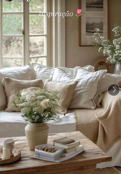 Cottage Living Room Furniture, Cottage Living Room Ideas, Neutrals Aesthetic, Decor Cozinha, Estilo Farmhouse, Spring Decorating Ideas, Rose Farm, Country Cottage Interiors, French Country Living