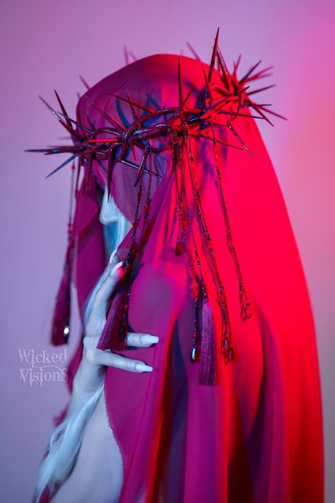 Crown of thorns by Nyphiris #witch #crown #gothic #costumeideas #witchcostume #darkaesthetics Thorn Crown Diy, Crown Of Thorns Diy, Crown Of Thorns Aesthetic, Wrath Costume, Blood Crown, Thorn Crown, Witch Crown, The Crown Of Thorns, Angelcore Aesthetic