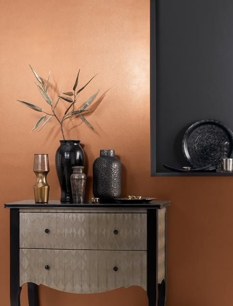 Our Copper metallic paint provides a stunning backdrop to a room. The paint creates a lustrous look of metallic shine to your walls and combined with a matt emulsion, makes an interesting contrast. Copper Paint Colors, Gold Living Room Walls, Metallic Copper Paint, Metallic Paint Walls, Copper Room, Gold Painted Walls, Metallic Paint Colors, Copper Bedroom, Crown Paints