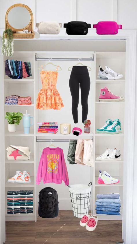 #outfitinspo #preppy #closet #closetinspo #dreamcloset Closet Preppy, My Dream Closet, Preppy Closet, Small Closet, Preppy Room, Closet Makeover, Closet Shelves, Closet Goals, Makeup Room