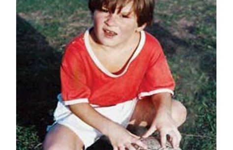 Messi Messi Childhood, Famous Soccer Players, Young Messi, Lionel Messi Family, Messi Pictures, Messi Gif, Lio Messi, Messi Videos, Messi Soccer