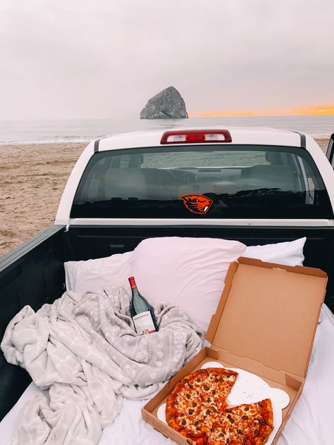 Sunset Truck Bed Date, Truck Bed Date Under The Stars, Back Of Truck Date Night, Pick Up Truck Date, Truck Bed Date, Outdoor Dates, Outdoor Date, Dream Dates, Romantic Date Night Ideas