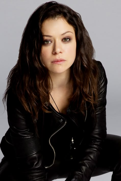 Orphan Black.  Sarah Manning.  Tatiana Maslany Sarah Manning, Black Tv Shows, Tatiana Maslany, No Family, Black Tv, Orphan Black, Girl Crushes, On Film, Girl Crush