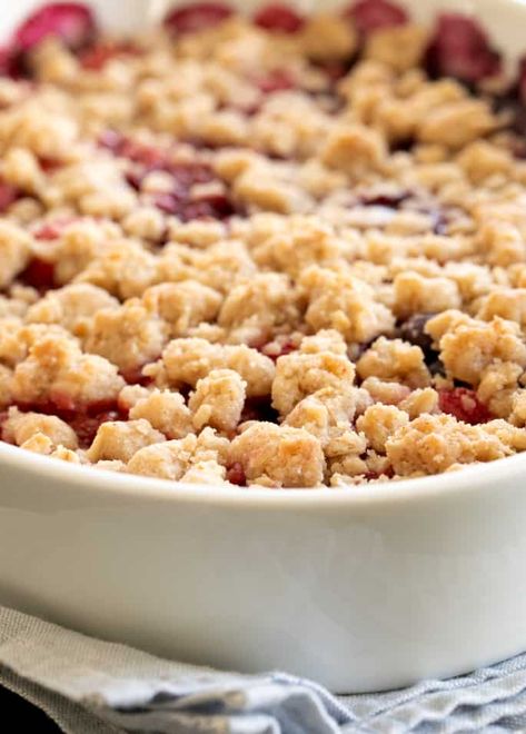 Gluten Free Fruit Crisp, Gluten Free Crumble Topping, Gluten Free Cobbler, Fruit Crumble Recipe, Gluten Free Crumble, Fruit Crumble, Gluten Free Pie, Stone Fruits, Crumble Recipe