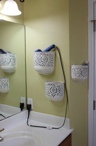 Lovely Plant Holders Repurposed in Bathroom - 30 Brilliant Bathroom Organization and Storage DIY Solutions Bilik Air, Cabinets Bathroom, Storage Bathroom, Organize My Life, Cleaning Organization, Dream Bathrooms, Tiny Bathroom, Decor Baie, Bathroom Redo