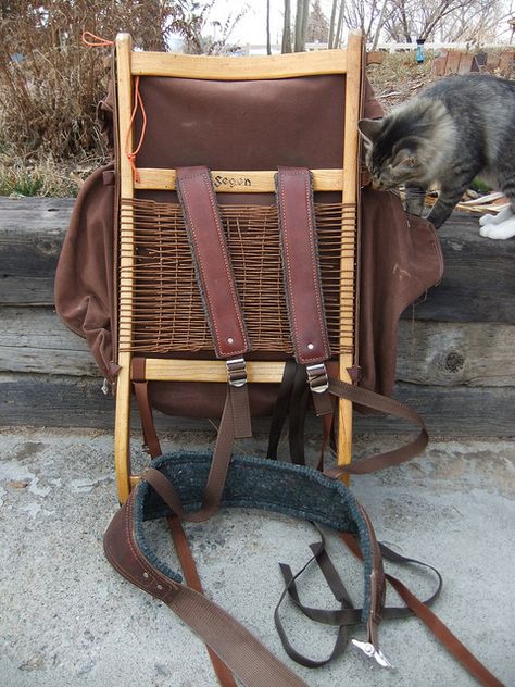 Segen pack wood wool and leather circa 1977 | Flickr - Photo Sharing! Bushcraft Projects, External Frame Backpack, Frame Backpack, Bushcraft Kit, The Old Ways, Camping Shelters, Old Ways, Primitive Design, Diy Backpack