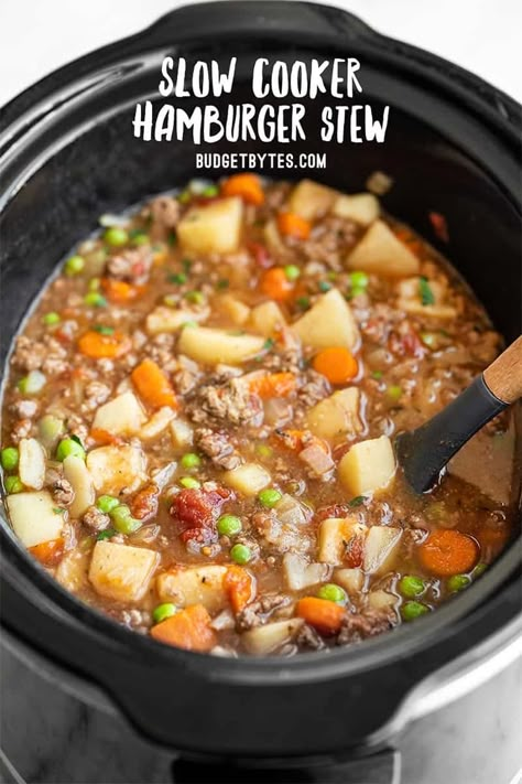 This super easy Slow Cooker Hamburger Stew is simple, comforting food at its best. And the leftovers are even better the next day! Hamburger Slow Cooker Recipes, Slow Cooker Hamburger Recipes, Slow Cooker Hamburger, Slow Cooker Hamburger Soup, Stew Crockpot, Hamburger Stew, Stew Beef, Crockpot Recipes Beef Stew, Crockpot Stew