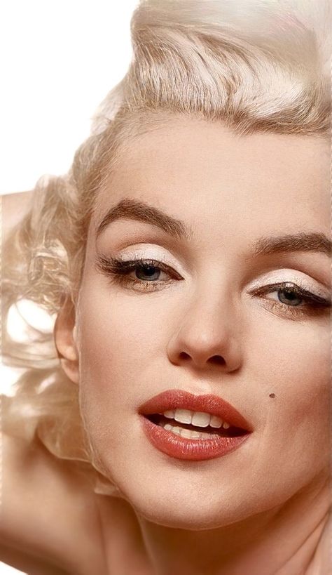 Marilyn Monroe Nails, Marilyn Monroe Makeup, Marilyn Monroe Portrait, Marilyn Monroe Art, Marilyn Monroe Photos, Norma Jean, Pics Art, Marilyn Monroe, Bollywood Actress