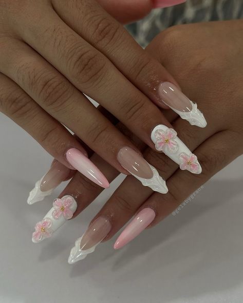 Mummy Nails, Autumn Nail Art, Euphoria Nails, Acrylic Nails Nude, Emerald Nails, Fall Nail Ideas, Soft And Feminine, Autumn Nail, Stylish Nails Designs