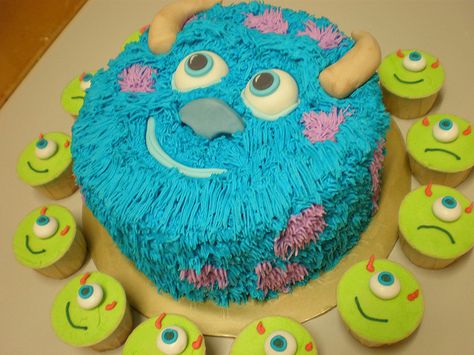 Sully and Mike Cake I would totally rock this cake!!! Sully And Mike, Sully Cake, Monsters Inc Cake, Monster Inc Cakes, Monster Inc Birthday, Cake And Cupcakes, Monster Birthday, Disney Cakes, Monsters Inc