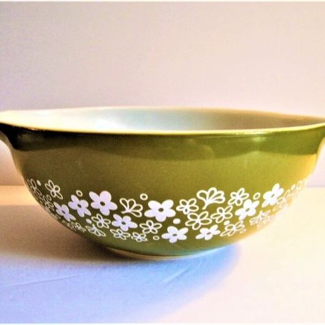 https://alexlittlethings.etsy.com/listing/1205141562 Vintage Pyrex Spring Blossom Cinderella Bowl Green White 444 Crazy Daisy 4 Qt 1970's Avocado White 444, Pyrex Spring Blossom, Crazy Daisy, Spring Blossom, Vintage Pyrex, Pyrex Vintage, Pyrex, Cinderella, Avocado