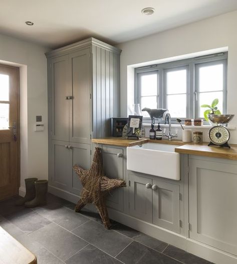 Farmhouse Utility Room, Boot Room Utility, Utility Room Designs, Border Oak, Oak Frame House, Barn Kitchen, Country Kitchen Designs, Attic Renovation, Cottage Interiors