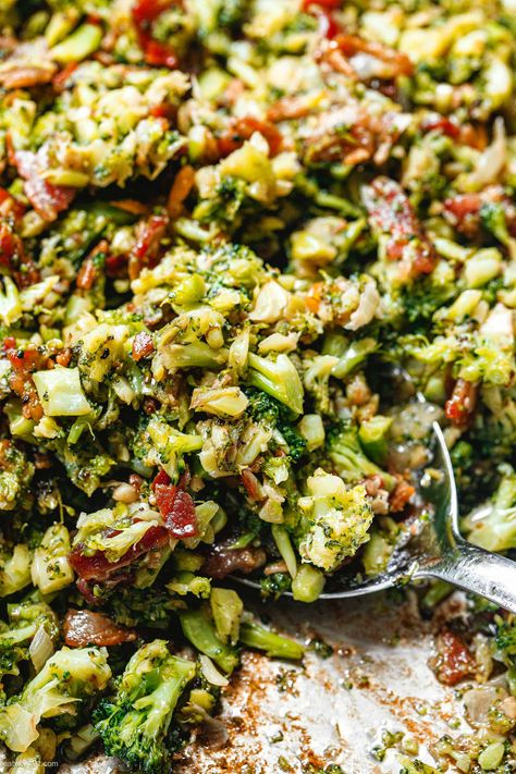 Cajun Broccoli, Broccoli Skillet, Broccoli Recipes Side Dish, Bacon Broccoli, Recipe Broccoli, Broccoli Side Dish, Broccoli Bacon, Broccoli Dishes, Cajun Butter