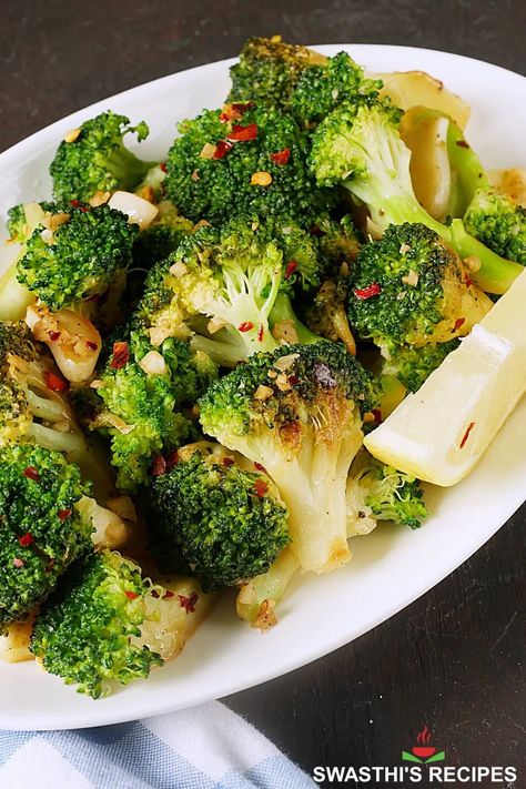 Garlic Broccoli https://www.indianhealthyrecipes.com/garlic-broccoli/ Broccoli Indian Recipes, Indian Broccoli, Sauteed Broccoli, Broccoli Lemon, Broccoli Sauteed, Broccoli Dishes, Garlic Broccoli, Indian Recipes Authentic, Cilantro Rice