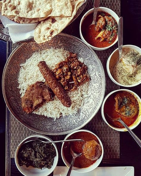 Kashmir wazwan which is famous all arround the world... Kashmiri Wazwan Dishes, Kashmiri Wazwan Snapchat, Kashmir Food, Kashmiri Wazwan, Kashmiri Pulao, Kashmiri Culture, Kashmiri Food, Kashmiri Cuisine, Apricot Juice