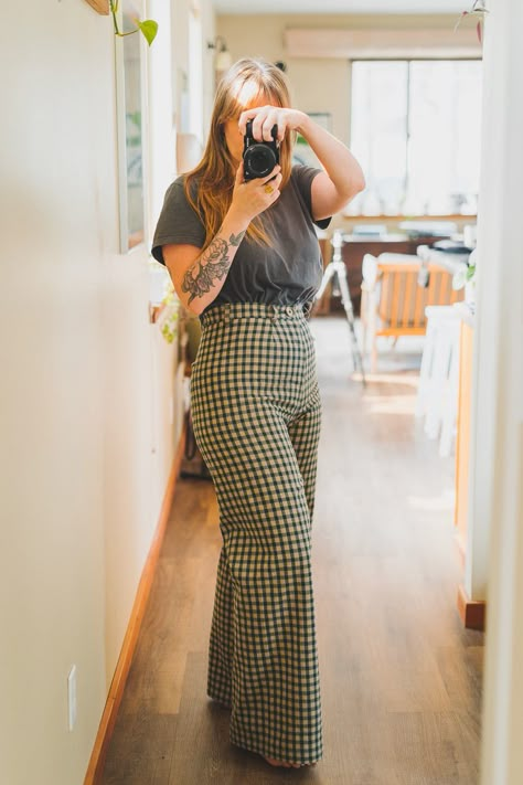 Gingham Clothes For Women, Style Patterned Pants, Wear To Work Outfits Summer, Cool Summer Work Outfits, Patterned Trousers Outfit, Fun Office Outfits, Creative Professional Outfit, Fun Business Casual Outfits, Persephone Pants