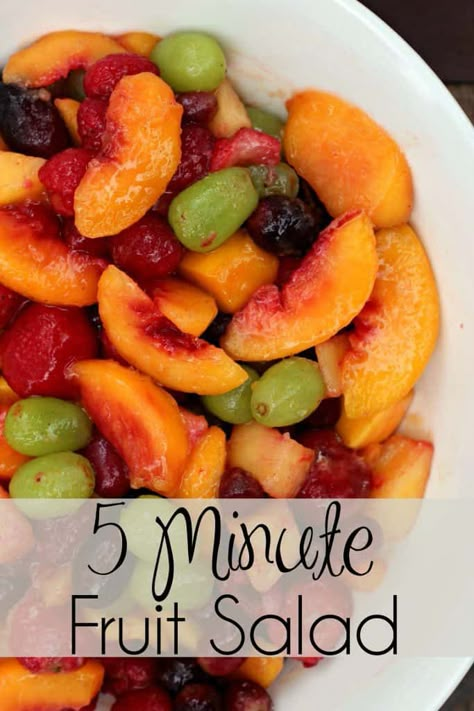 Brunch Fruit Salad, Frozen Fruit Salads, Fruit Salad Decoration, Breakfast Fruit Salad, Frozen Fruit Recipes, Easy Fruit Salad Recipes, Winter Fruit Salad, Dressing For Fruit Salad, Smoothie Fruit