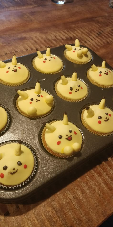 Pokemon Baking Ideas, Pikachu Birthday Cupcakes, Pikachu Cupcakes Ideas, Pikachu Cupcake Cake, Pikachu Pancake, Pokemon Muffins, Pokemon Cupcake Cake, Picachu Cakes, Pikachu Food