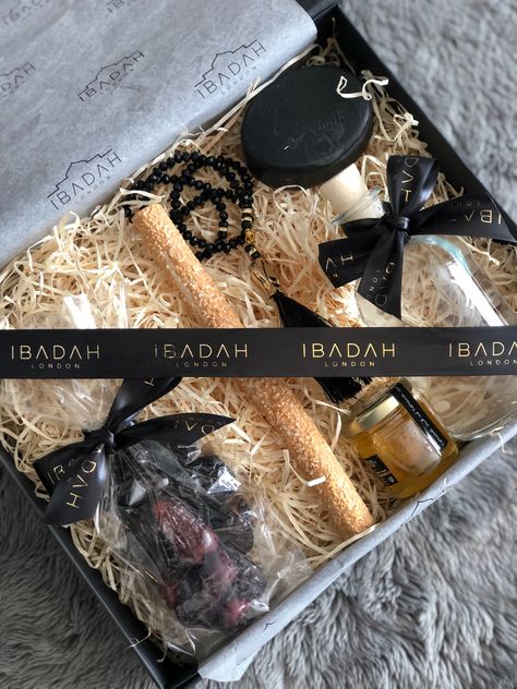 gift set with ajwa dates, black seed soap, zamzam water, miswak and more for Eid, Ramadan, Hajj, Umrah Mubarak. Muslim/ islamic gift. Shop online www.ibadahlondon.com Islamic Gift Hampers, Hajj Favor Boxes, Umrah Gift Basket, Ramadan Gift Box Ideas Dates, Ramadan Gift Hampers, Hajj Gifts Ideas, Islamic Hamper, Umrah Gift Ideas, Ramadan Box Gifts