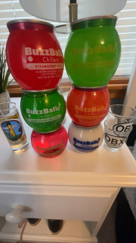 Buzzballs Drink, Buzz Balls Drink Aesthetic Night, Buzzballz Fake Story, Buzz Balls Drink, Shots Alcohol Recipes, Alcoholic Drinks Pictures, Pretty Alcoholic Drinks, Party Drinks Alcohol, Shots Alcohol