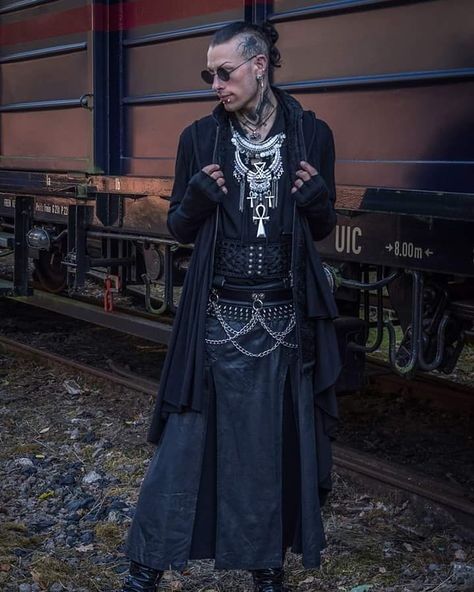 Trad Goth Outfits, Trad Goth, Goth Model, Rock Outfits, Punk Outfits, Cool Fits, Gothic Outfits, Goth Outfits, Character Outfits