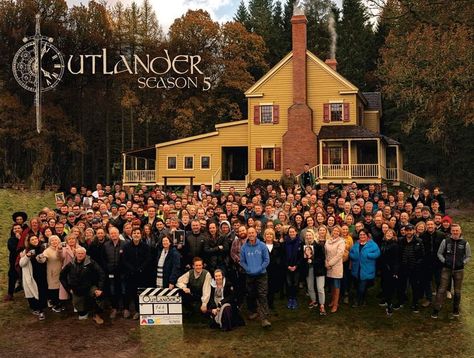 Its A Wrap, The Fiery Cross, Outlander Claire, Outlander Casting, Sam Heughan Caitriona Balfe, Outlander Tv Series, Claire Fraser, Outlander Tv, Outlander Fan