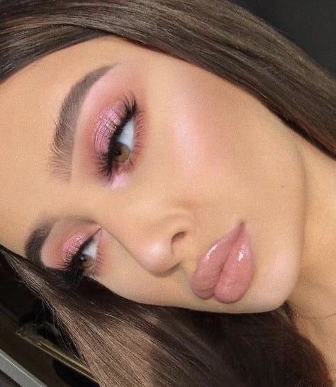 Birthday Makeup Looks Natural Pink, Prom Eyeshadow Looks For Pink Dress, Eyeshadow Pink Natural, Makeup Idea For Pink Dress, Barbie Makeup Natural, Pink Make Up Ideas Simple, Brown Pink Makeup Looks, Summer Birthday Makeup, Soft Pink Look Makeup