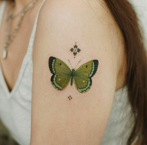 Small Green Tattoo, Saegeem Tattoo, Green Tattoos For Women, Green Flower Tattoo, Cute Colorful Tattoos, Color Tatoos, Green Butterfly Tattoo, Tattoo Ideas Colorful, Small Color Tattoo