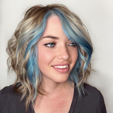 I’m Short Hair Colors 2023, Blonde With Blue Money Piece, Short Blonde Hair With Blue Highlights, Blue Money Piece Hair Blonde, Blue Curtain Bangs, Colorful Money Piece, Danger Jones Hair Color, Baby Blue Hair Color, Growing Out Hair Tips