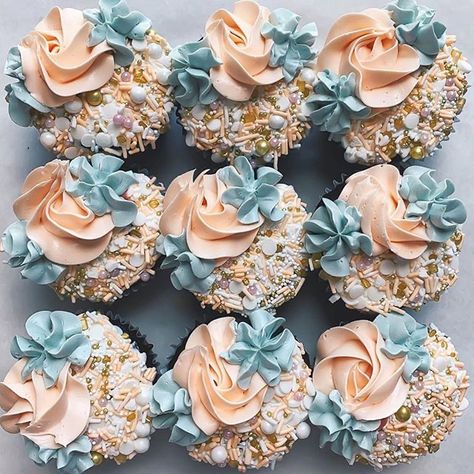 Chocolate Designs, Coffee Cupcakes, Fall Cupcakes, Fancy Cupcakes, Pretty Cupcakes, Cabin Wedding, Cupcake Cake Designs, Cupcakes Decorados, Buttercream Cupcakes