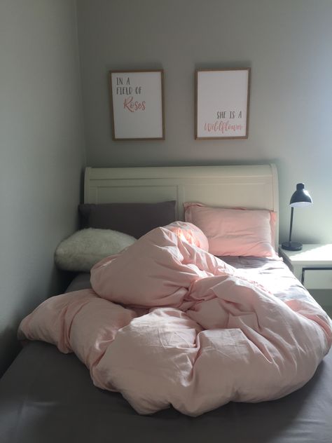 Light Pink And Grey Room Ideas, Room Decor Grey And Pink, Pink Gray Bedroom, Pink And Grey Room, Rose Bedroom, Room Organization Bedroom, Room 2023, College Bedroom, Luxury Room Bedroom