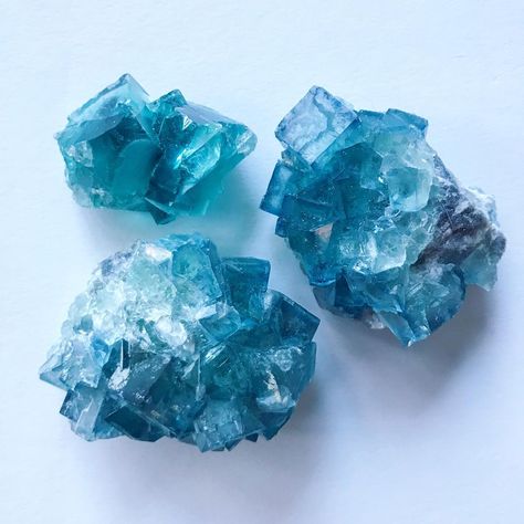 Fascinating cubic blue fluorite. Yes, this is it’s real color. Lol 💎 #fluorite #cubicfluorite #bluefluorite #thedaysdivinityetsy… Blue Fluorite, Mineral Stone, Crystals Minerals, Rocks And Crystals, Crystals And Gemstones, Amethyst, Texture, Stone, Crystals