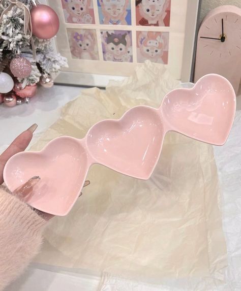 Heart Kitchen Accessories, Cute Dishware, Heart Shaped Aesthetic, Cute Kitchenware, Cute Cutlery, Rooms Decoration, Couleur Rose Pastel, Desain Pantry, Cute Furniture