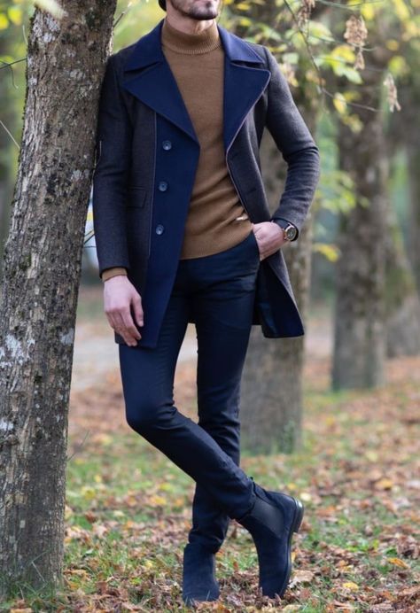 Navy Coat Outfit, Navy Overcoat, Dapper Outfit, Fall Attire, Navy Coat, Men Stylish Dress, Chelsea Boots Women, Mens Outfit Inspiration, Sharp Dressed Man