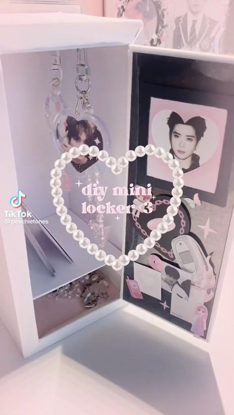 Diy Mini Locker, Diy Room Makeover, Mixed Media Portrait Painting, Shadow Shapes, Mini Locker, Painting Black And White, Mixed Media Portrait, Diy Crafts Bookmarks, Kpop Diy