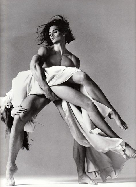 Stephanie Seymour by Richard Avedon for Versace Fall 1993 Avedon Photography, Marcus Schenkenberg, Richard Avedon Photography, Photography 90s, Jean Paul Goude, Jerry Hall, Jean Shrimpton, Stephanie Seymour, David Sims