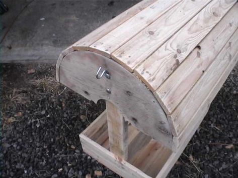 DIY saddle stand made from reclaimed wood pallets.    Made for 20 bucks or less -- even free, depending on what you have. Diy Saddle Stand, Saddle Stand Diy, Large Wooden Spools, Saddle Racks, Saddle Stand, Diy Horse, Saddle Rack, Diy Staining, Horse Ideas