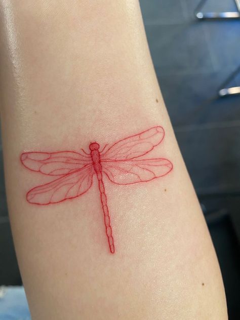 Dragonfly Red Tattoo, Blue Dragon Fly Tattoo, Red Simple Tattoos, Red Dragon Fly Tattoo, Dragonfly Tattoo Leg, Red Tattoo Women, Red Ink Tattoos Women, Dragonfly Tattoo Designs For Women, Colorful Dragonfly Tattoo