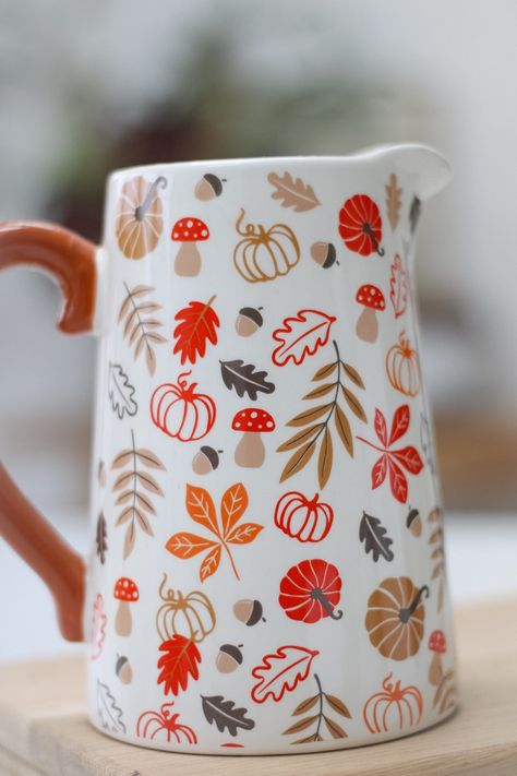 Autumn Ceramic Painting, Pottery Painting Ideas Jug, Autumnal Pottery Painting, Autumn Pottery Painting Ideas, Autumn Ceramics Ideas, Pottery Painting Autumn, Pumpkin Pottery Painting Ideas, Cute Pottery Designs, Autumn Pottery Painting